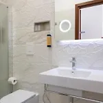 Dolce And Bed and Breakfast 4*